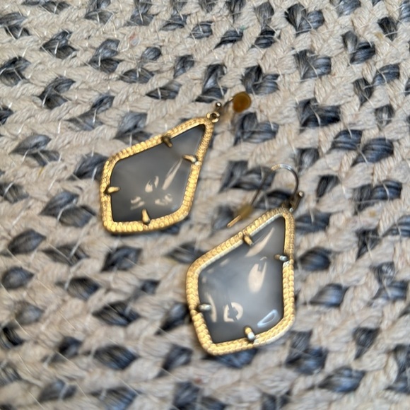 RARE Kendra Scott Grey Cats Eyes Slate Gold tone Alexandra Earrings - Picture 4 of 4